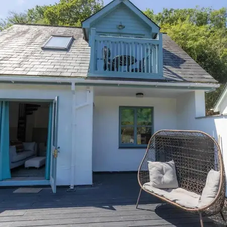 2 Bedrooms Overlooking Little Petherick Creek Exterior foto