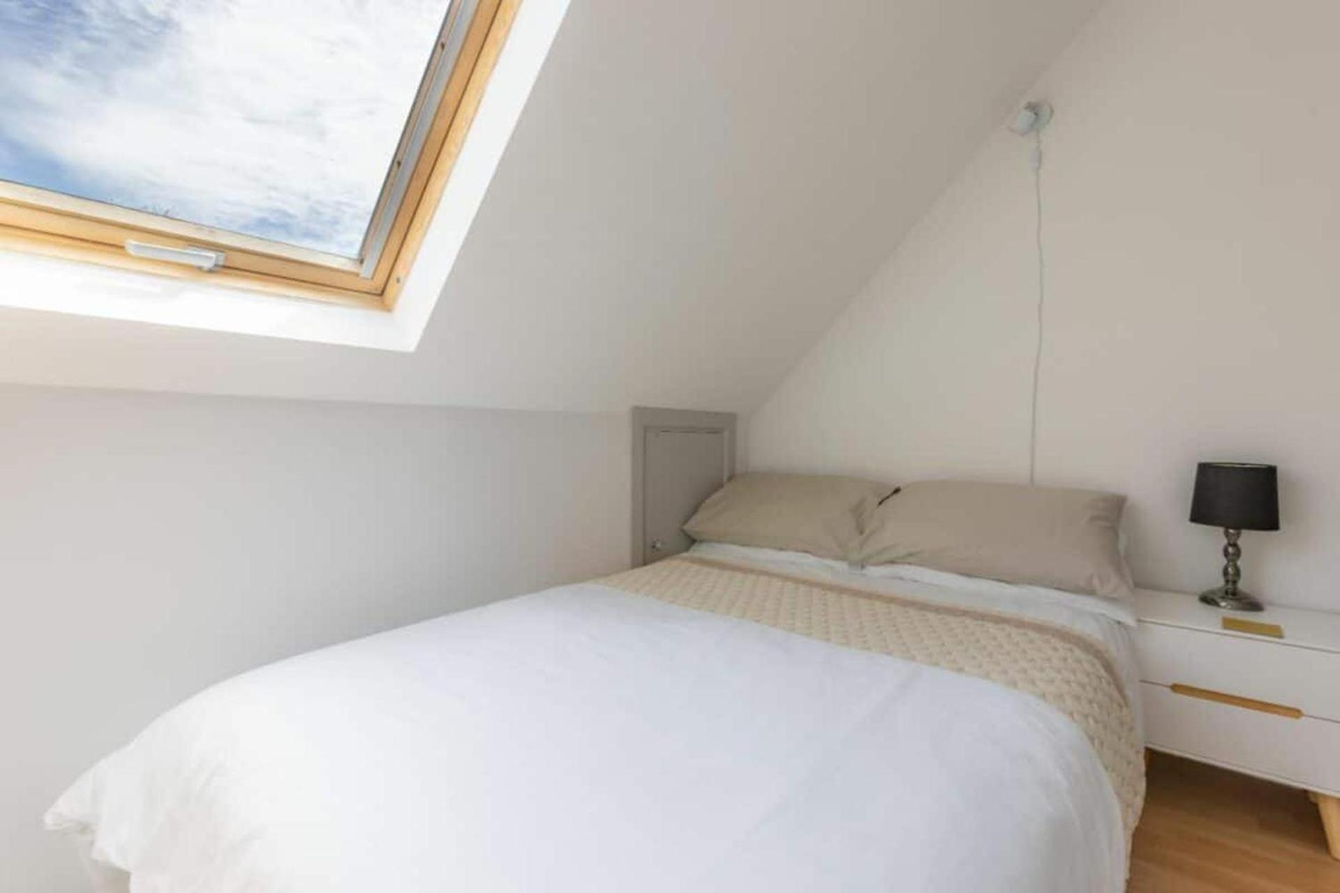 2 Bedrooms Overlooking Creek Little Petherick