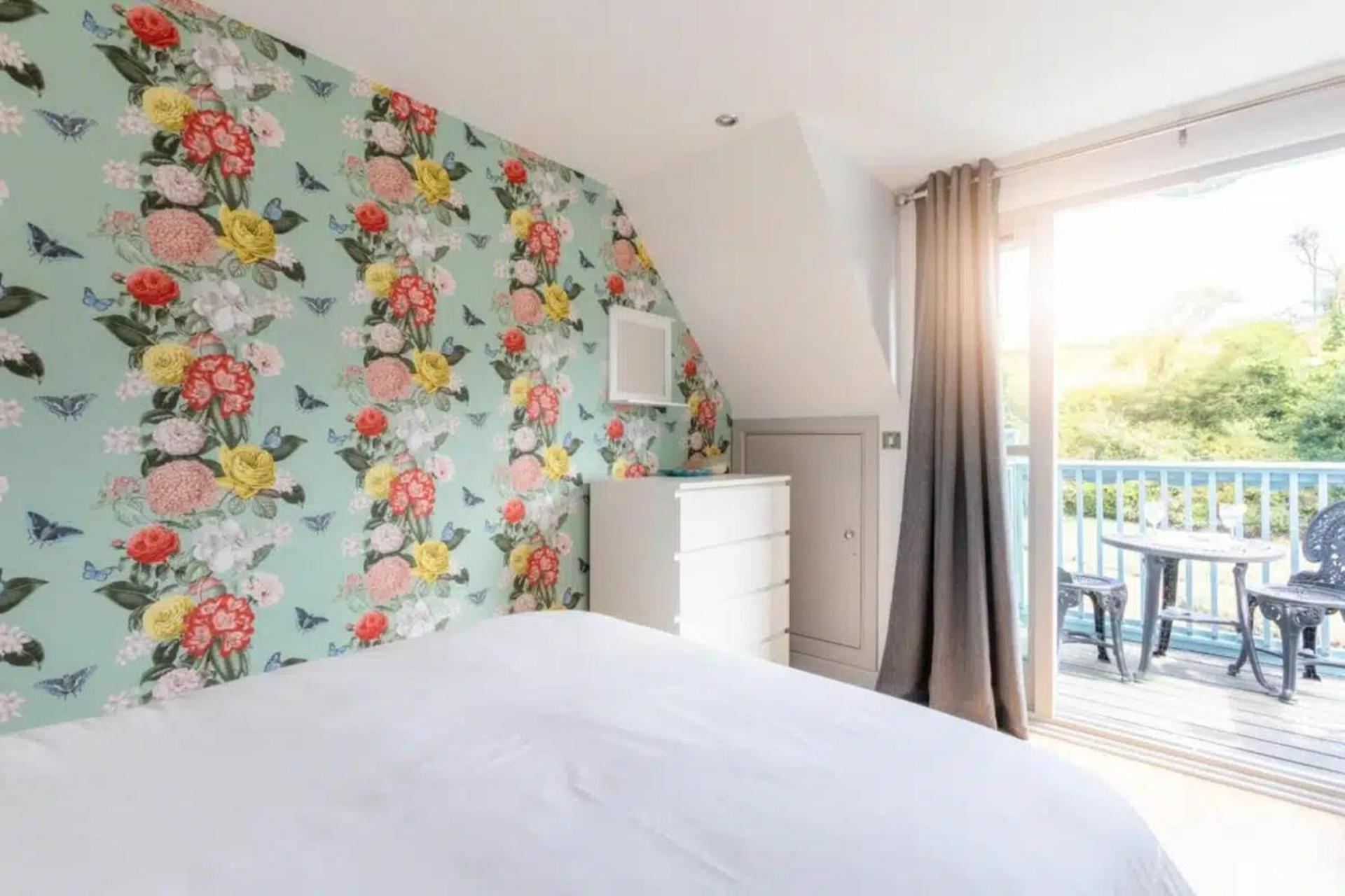 2 Bedrooms Overlooking Creek Little Petherick