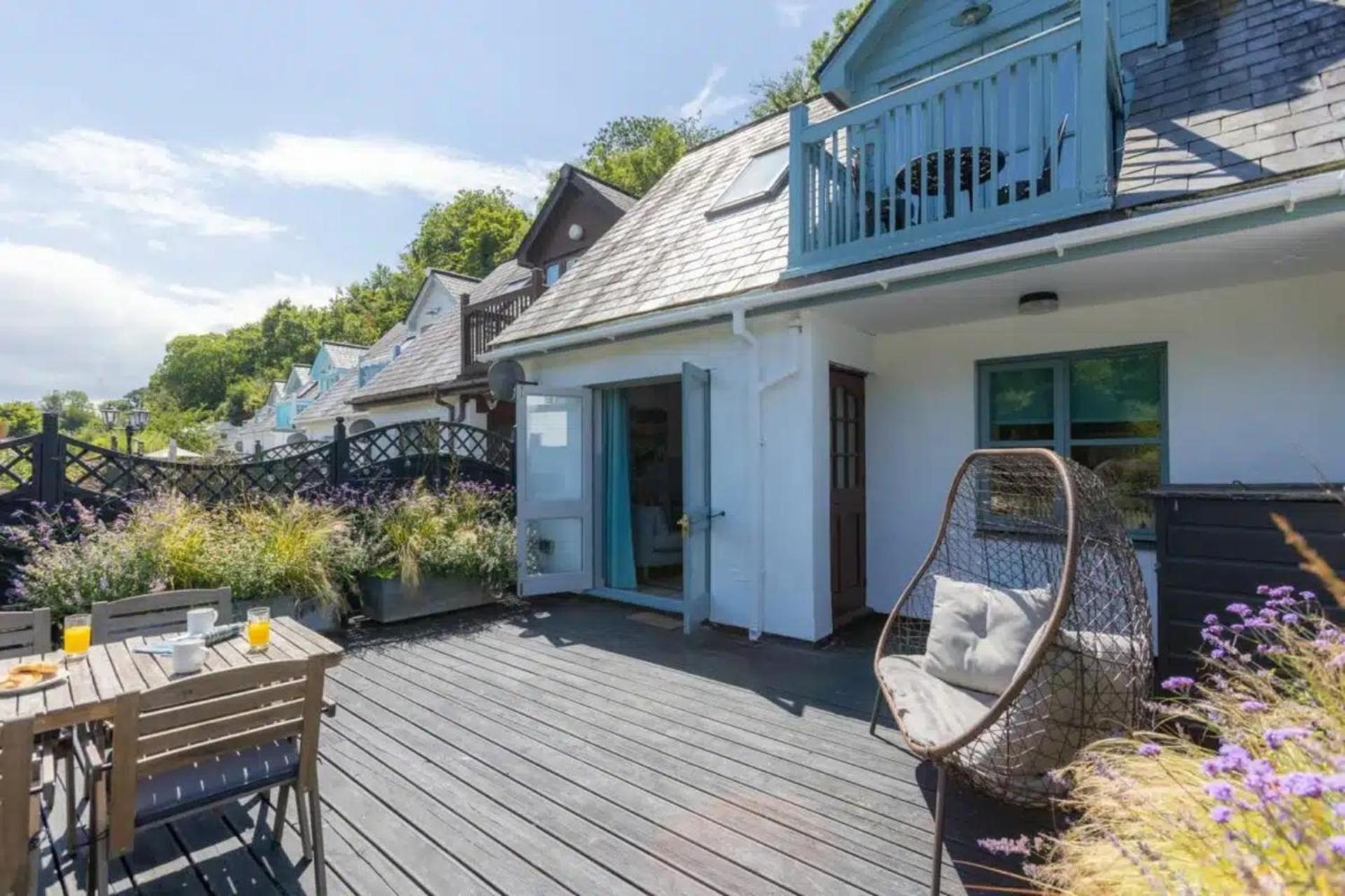 2 Bedrooms Overlooking Creek Holiday home *