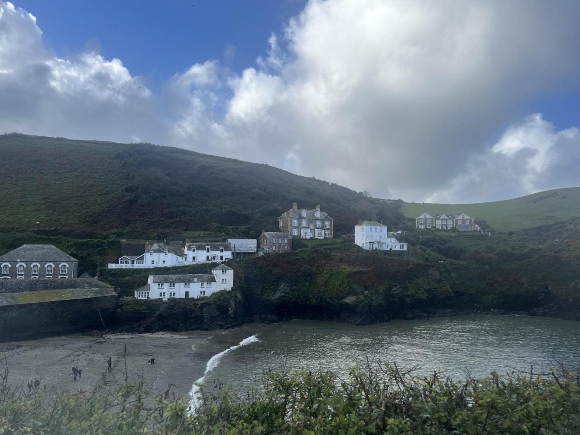 2 Bedrooms Overlooking Creek * Little Petherick